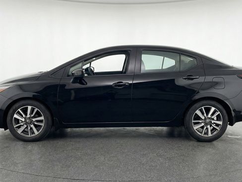 Used 2025 Nissan Versa SV image 5