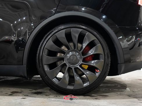 Used 2021 Tesla Model Y Performance image 12