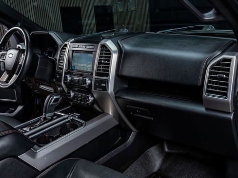 Used 2018 Ford F150 Platinum w/ Equipment Group 701A Luxury image 14