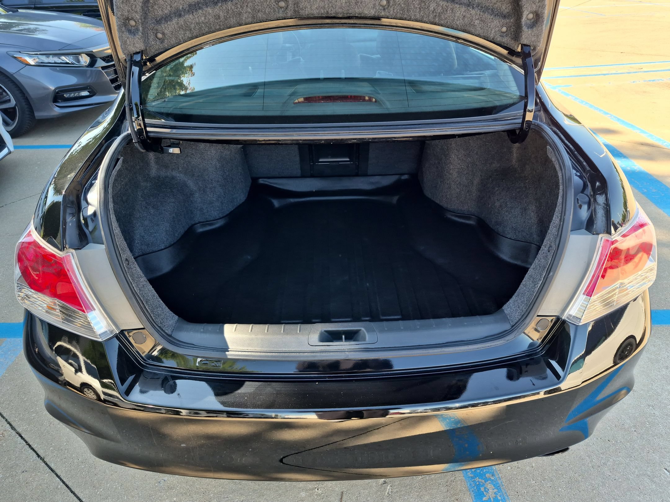 Used 2010 Honda Accord EX-L image 23