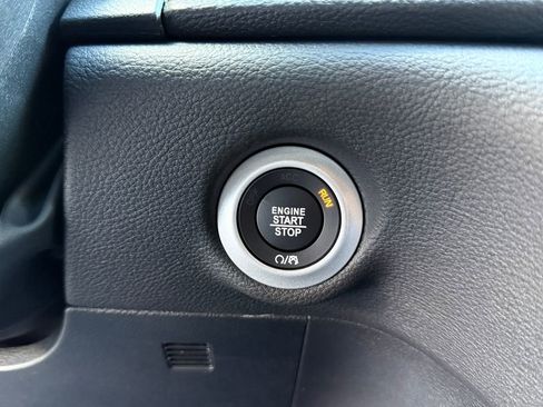 New 2026 Chrysler Pacifica Select image 15