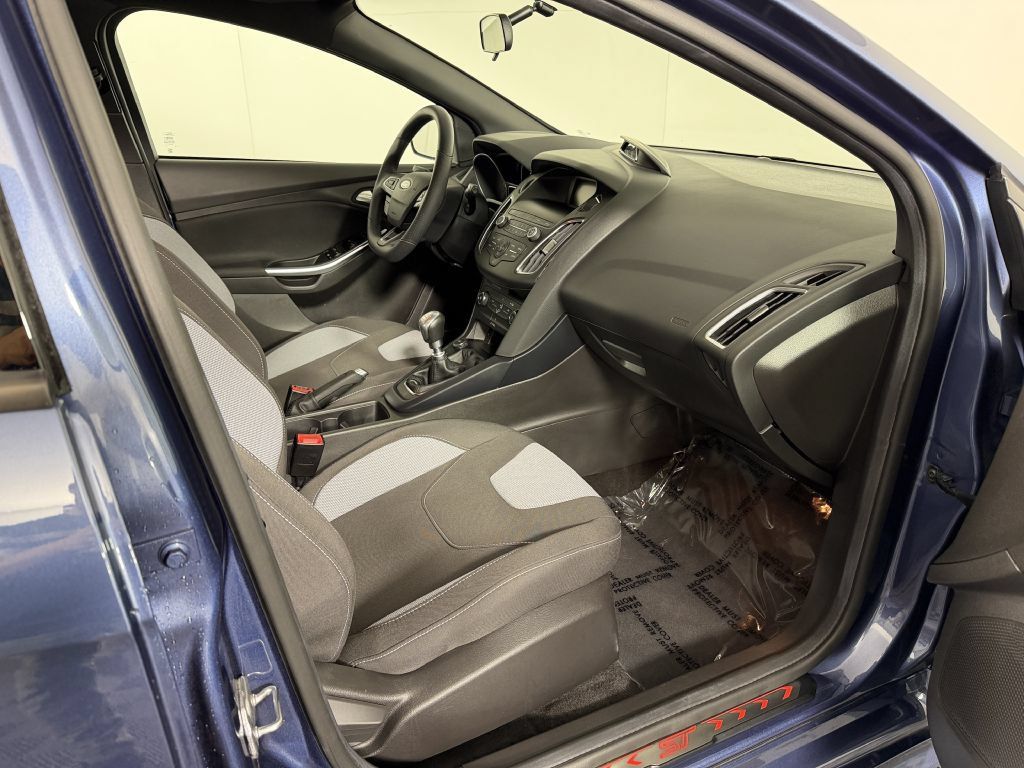 Used 2018 Ford Focus ST FWD image 22