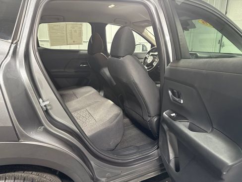 Used 2025 Nissan Kicks SV AWD/4WD image 15