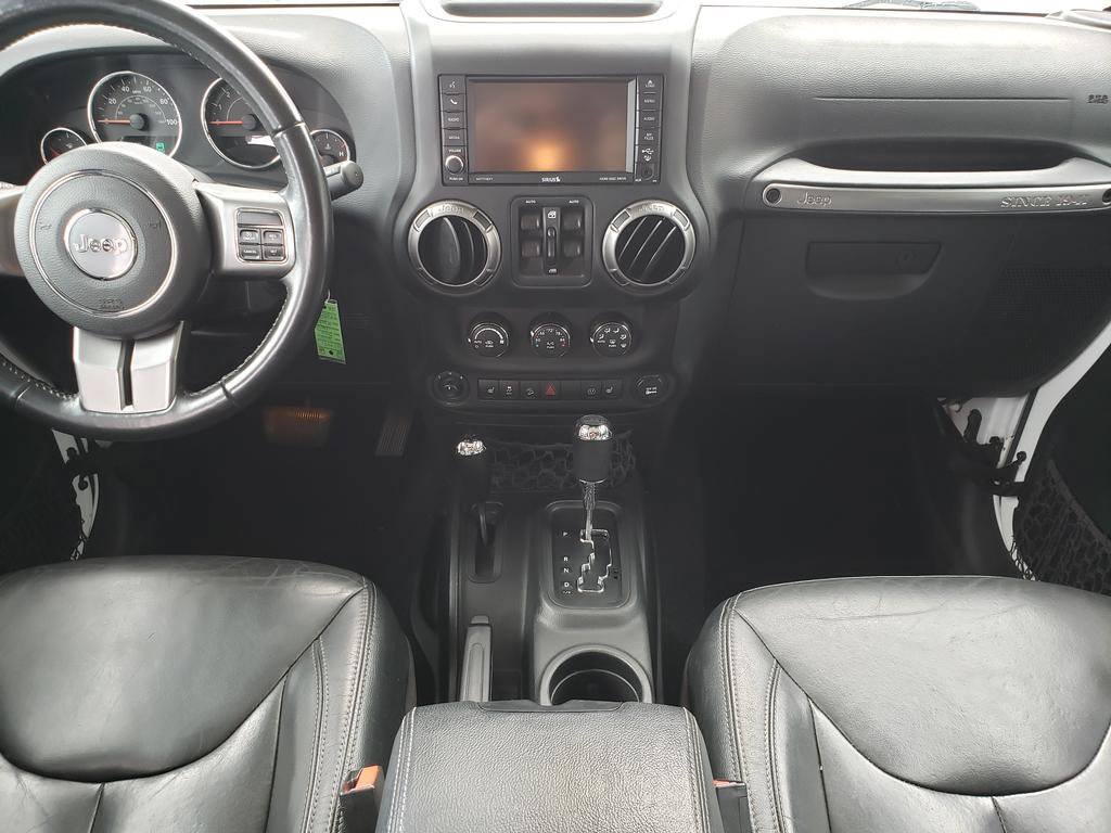 Used 2018 Jeep Wrangler Unlimited Sahara AWD/4WD image 11