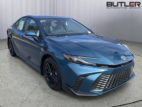 New 2026 Toyota Camry SE FWD image 7