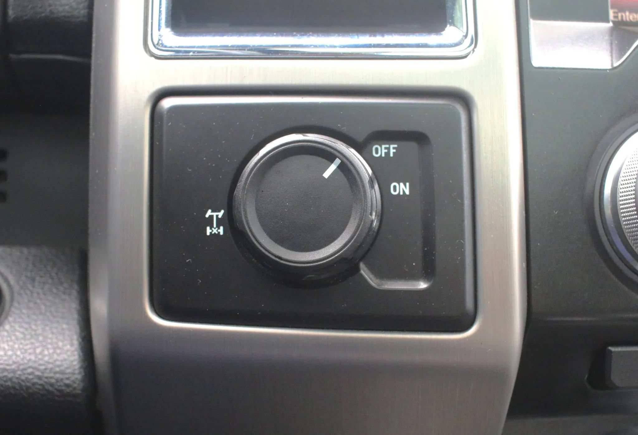 Used 2015 Ford F150 Platinum w/ Equipment Group 701A Luxury RWD image 30