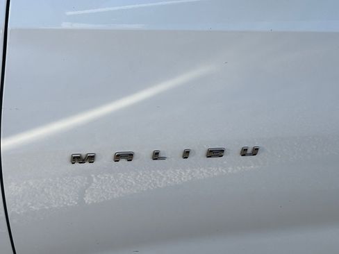 Used 2018 Chevrolet Malibu LS w/ LPO, Convenience Package 2 image 9