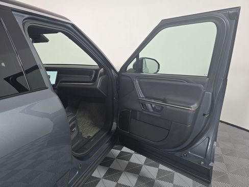 Used 2024 Rivian R1S Adventure AWD/4WD image 18
