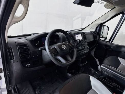 Used 2024 RAM ProMaster 2500 w/ Convenience Group FWD image 9