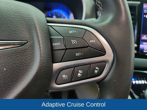 Used 2022 Chrysler Pacifica Touring-L FWD image 23