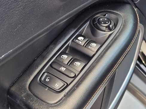 Used 2019 Jeep Compass Latitude w/ Popular Equipment Group FWD image 18