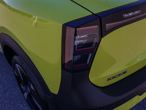 New 2026 Nissan Kicks SR image 7