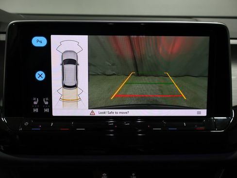 Used 2025 Volkswagen Atlas Cross Sport SE image 28