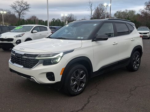 Certified 2024 Kia Seltos S image 3