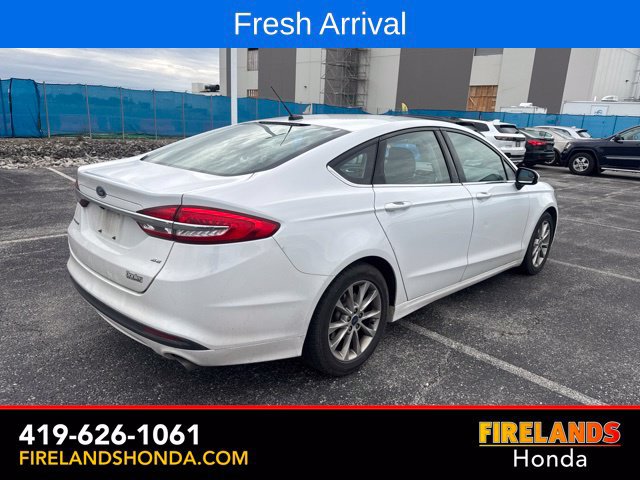 Used 2017 Ford Fusion SE FWD image 5