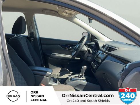 Used 2021 Nissan Rogue Sport SV image 11