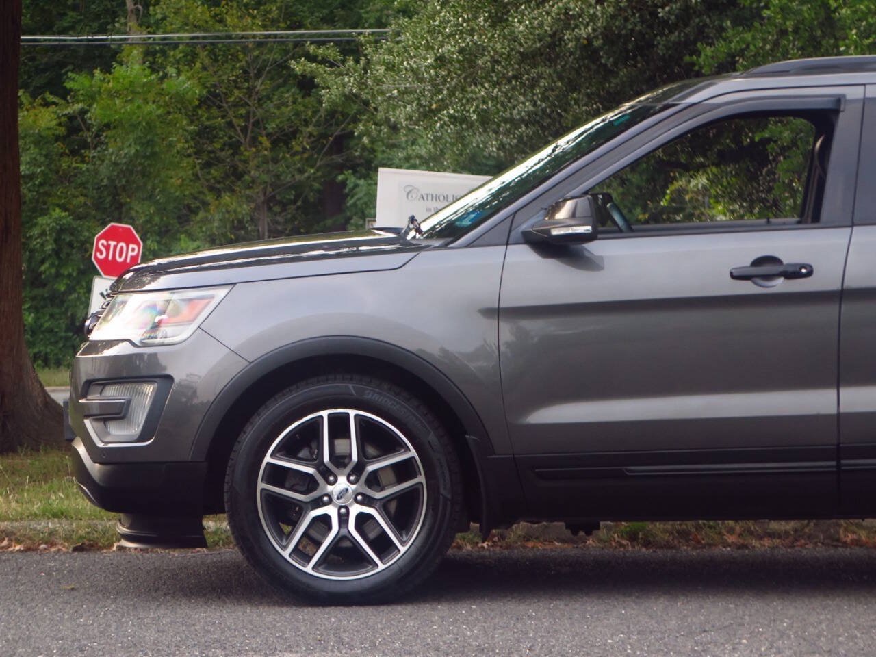 Used 2016 Ford Explorer Sport w/ Equipment Group 401A AWD/4WD image 28