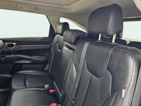 Used 2024 Kia Sorento S w/ Panoramic Sunroof Package FWD image 48