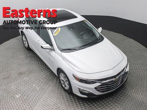 Used 2024 Chevrolet Malibu LT FWD image 3