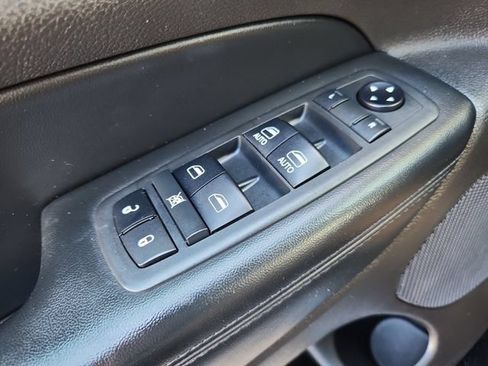 Used 2018 Jeep Grand Cherokee Altitude AWD/4WD image 25