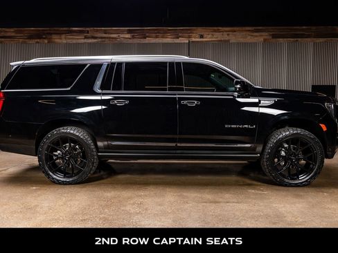 Used 2023 GMC Yukon XL Denali Ultimate image 11