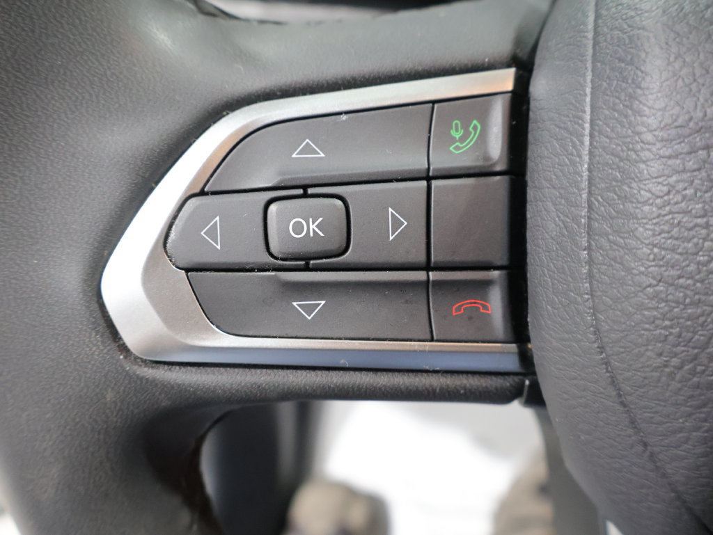 Used 2025 Jeep Compass Latitude AWD/4WD image 32