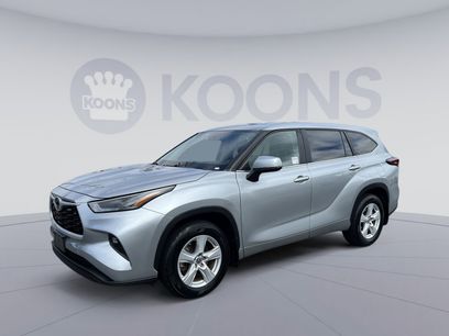 Used 2024 Toyota Highlander LE