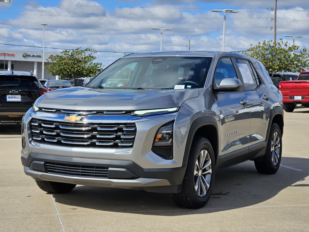 Used 2026 Chevrolet Equinox LT FWD image 3