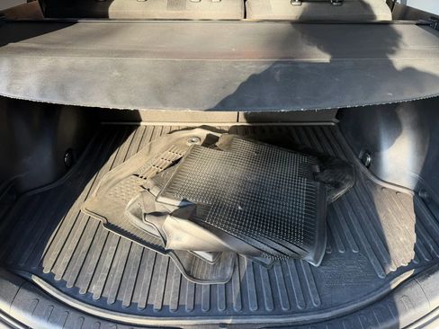 Used 2018 Toyota RAV4 XLE w/ Plus Extra Value Package image 26