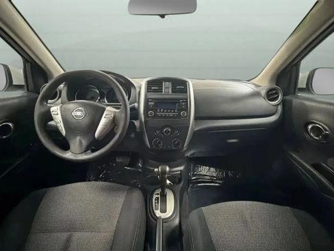 Used 2016 Nissan Versa SV FWD image 9