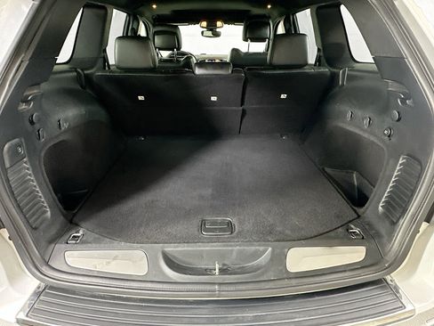 Used 2019 Jeep Grand Cherokee Limited AWD/4WD image 29