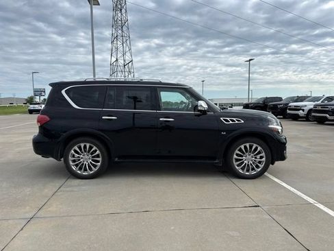 Used 2017 INFINITI QX80 4WD w/ Deluxe Technology Package image 6