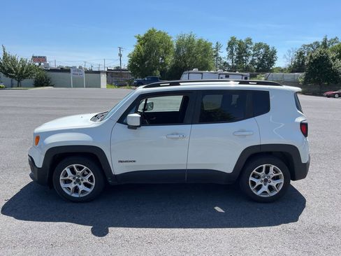 Used 2016 Jeep Renegade Latitude w/ Cold Weather Group FWD image 6