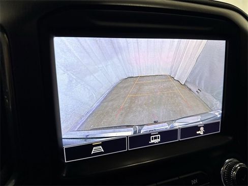 Certified 2022 GMC Sierra 1500 AT4 w/ AT4 Premium Package image 18