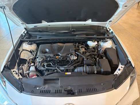 Used 2025 Toyota Camry LE image 31