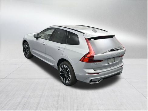 New 2026 Volvo XC60 B5 Plus AWD/4WD image 15