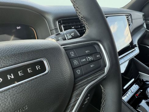 Used 2024 Jeep Wagoneer Series II w/ Flexible Seating Group image 84