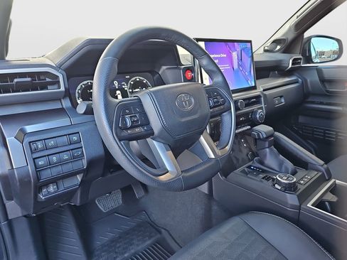 Used 2025 Toyota 4Runner TRD Off-Road Premium image 9