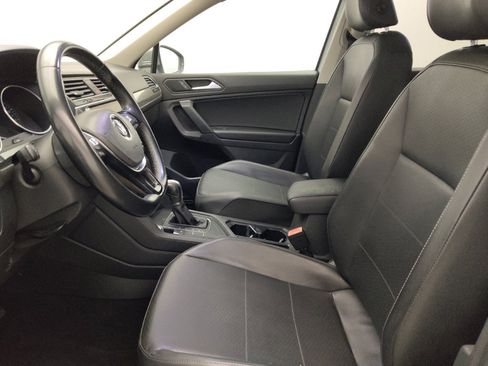 Used 2019 Volkswagen Tiguan SE image 17