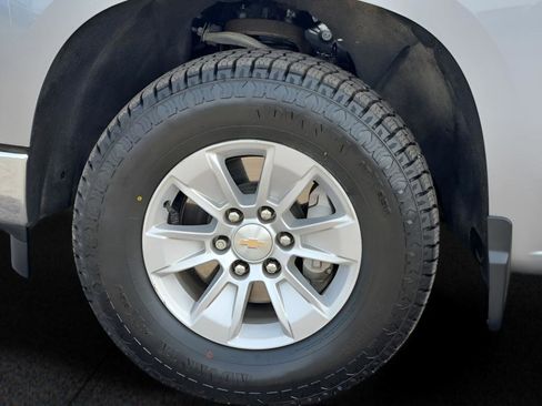 Used 2025 Chevrolet Silverado 1500 LT image 8