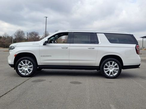Used 2021 Chevrolet Suburban High Country w/ Premium Package image 2