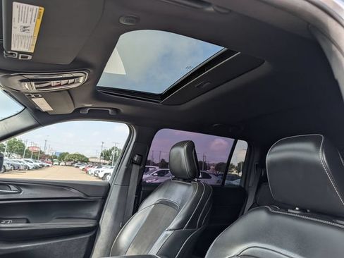 Used 2023 Jeep Grand Cherokee L Laredo AWD/4WD image 26