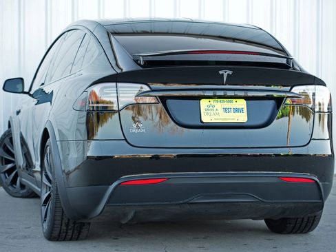 Used 2023 Tesla Model X image 5