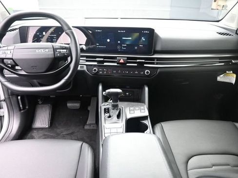 Used 2026 Kia Sportage SX FWD image 9