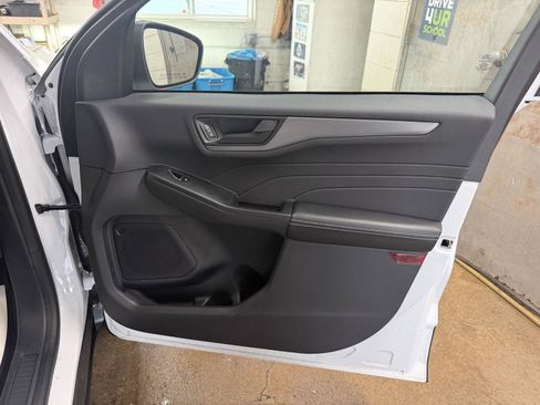 Used 2023 Ford Escape Active AWD/4WD image 28