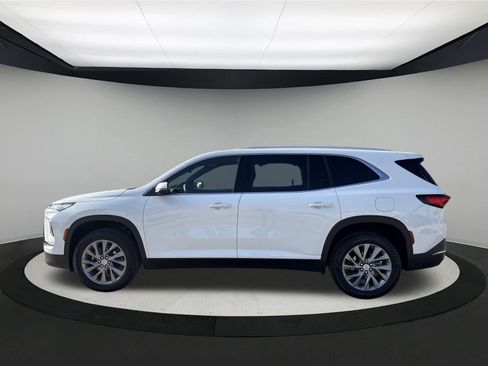 Used 2025 Buick Enclave Preferred image 4