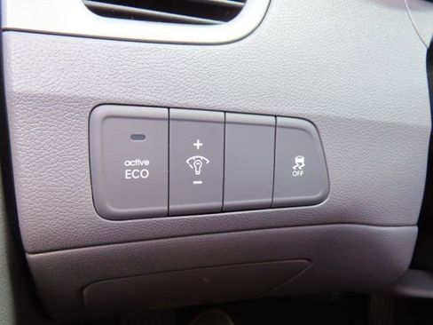 Used 2013 Hyundai Elantra GLS w/ Preferred Pkg FWD image 24