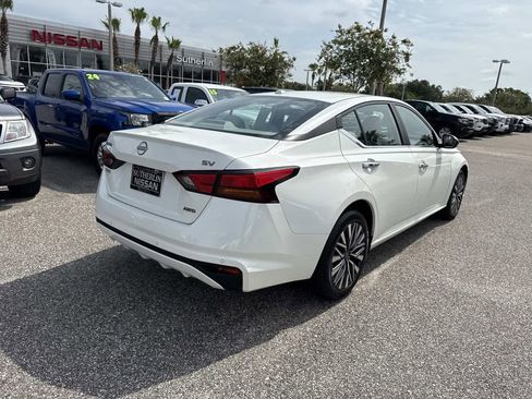 Certified 2024 Nissan Altima 2.5 SV AWD/4WD image 4