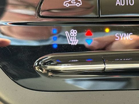 Certified 2023 Buick Envision Avenir AWD/4WD image 15