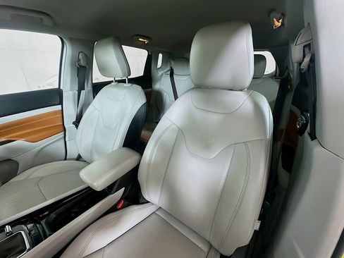 Used 2022 Jeep Compass Limited AWD/4WD image 19